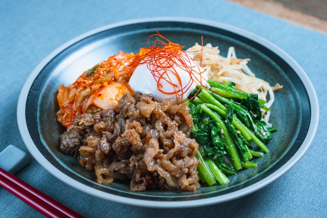 韓国料理店開業のメリットや注意点は？韓国料理が人気の理由や開業の流れ